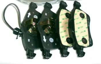 Original VW Audi Bremsbeläge vorne 1J0698151F Golf 4 Bora New Beetle A3 1ZP Markenprodukt