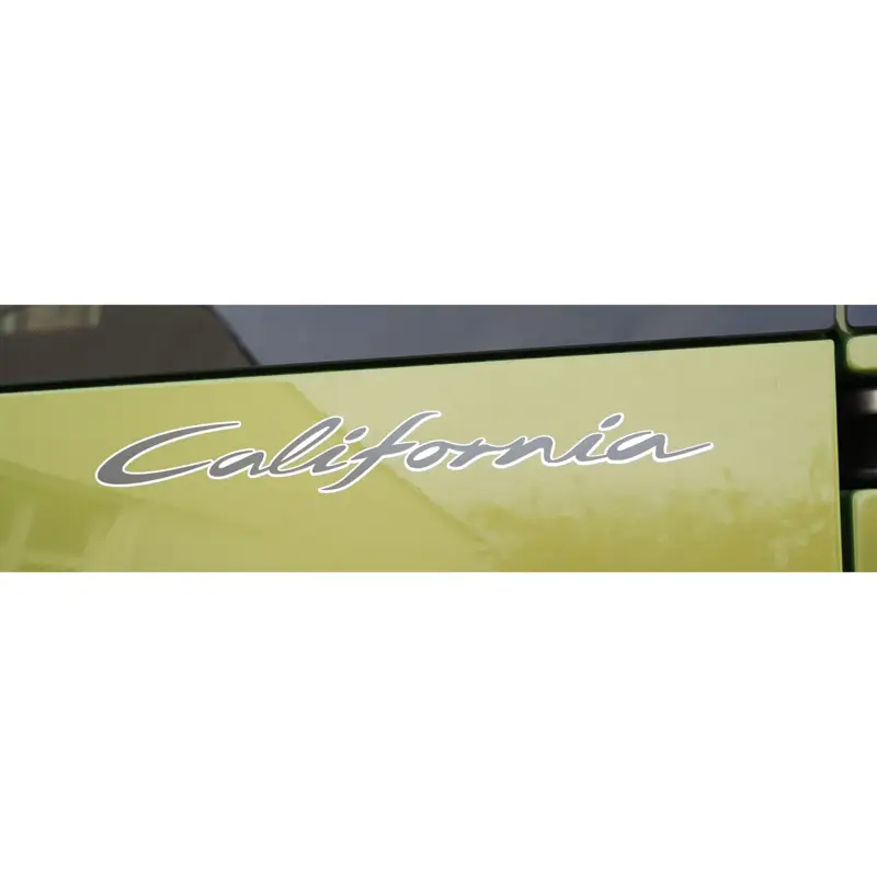 Geprüft Original VW Caddy 5 (SB) California Schriftzug seitlich Schiebetür Logo indiumgrau/chrom